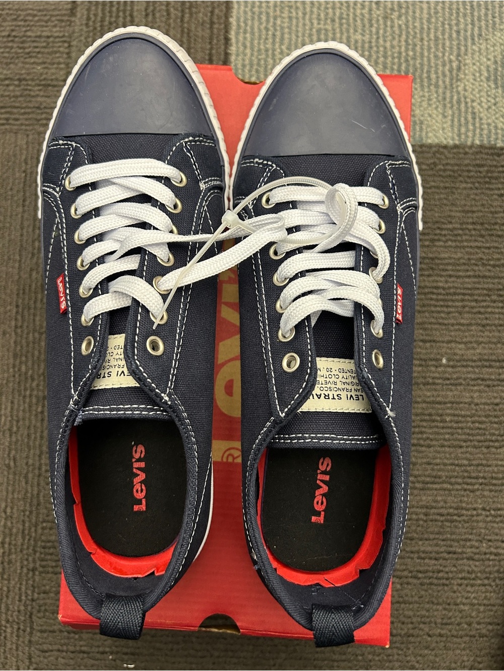 Levi's Men's Navy and White Canvas Low-Top Sneakers size 10 NWB
